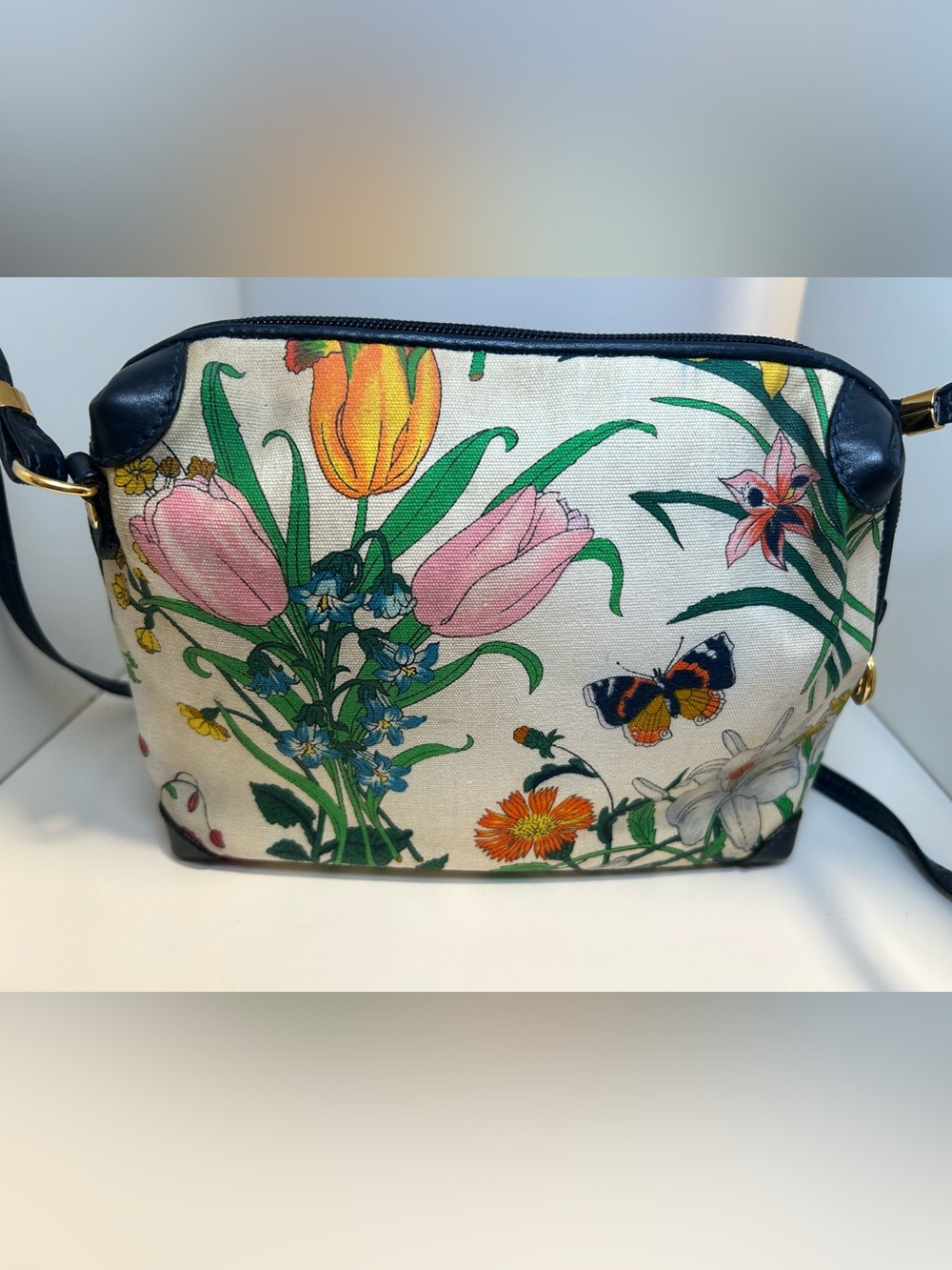 Authentic Vintage Gucci Flora Crossbody Bag - Picture 11 of 16